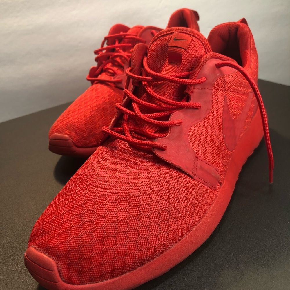 Authentic Nike Roshe One Hyperfuse ‘University Re… - image 2
